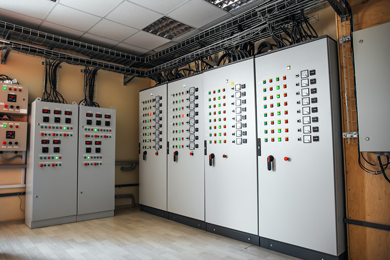Schalt­anlagen­bau bei Elektro Böge e.K. in Breitenfelde